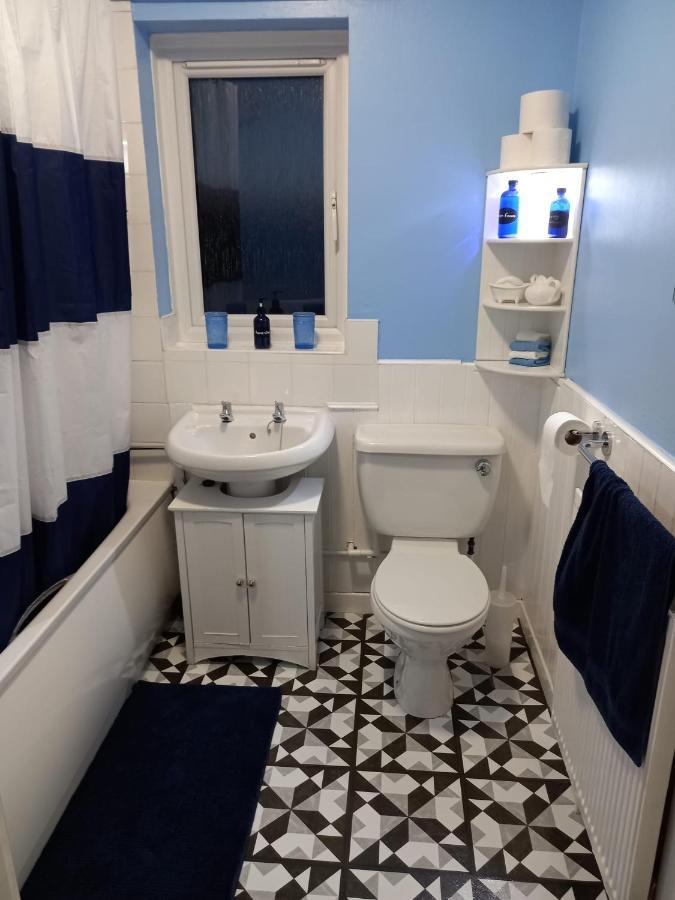 Twin Room In Prescot Homestay ภายนอก รูปภาพ