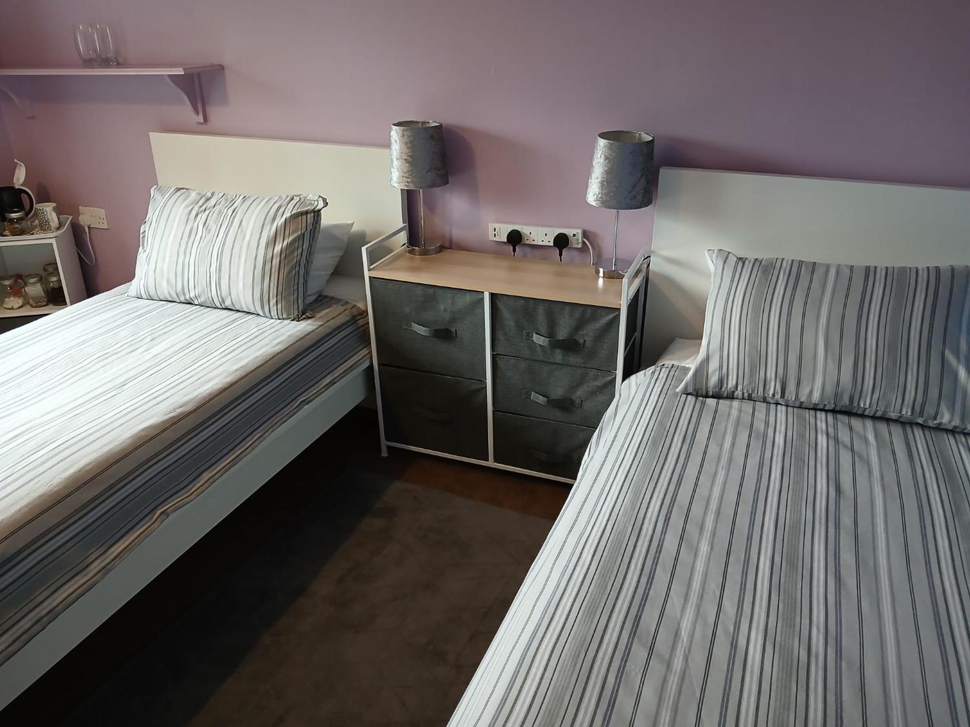 Twin Room In Prescot Homestay ภายนอก รูปภาพ